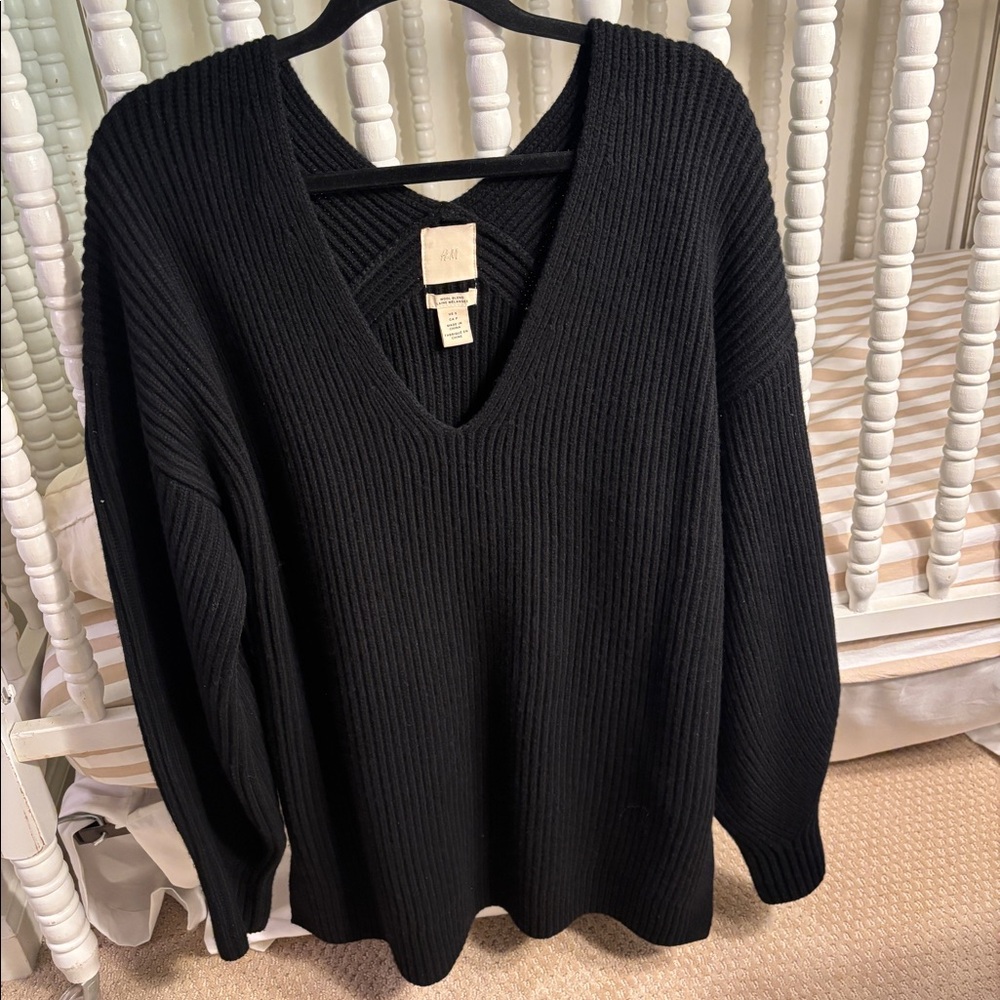 H&M Oversized Wool Blend Black V-Neck Sweater Sz S